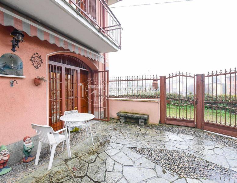 casa indipendente in vendita a Longone al Segrino in zona Morchiuso