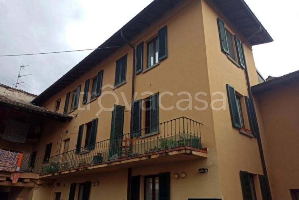 appartamento in vendita a Longone al Segrino in zona Morchiuso