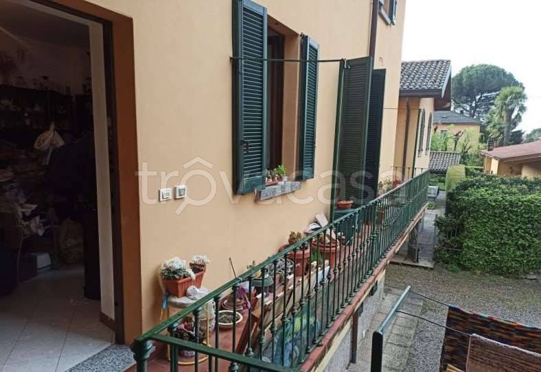 appartamento in vendita a Longone al Segrino in zona Morchiuso