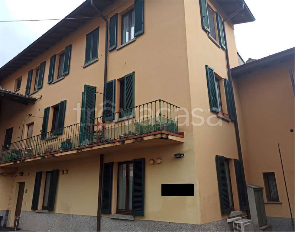appartamento in vendita a Longone al Segrino in zona Morchiuso