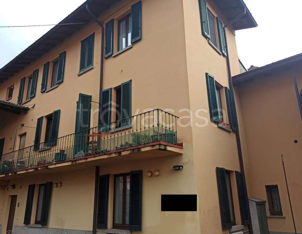 appartamento in vendita a Longone al Segrino in zona Morchiuso