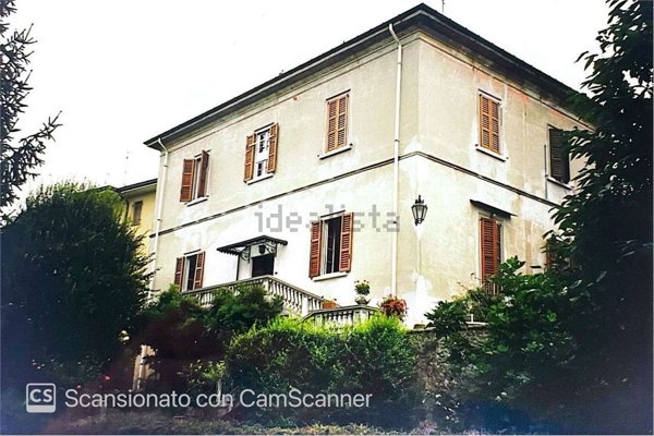 casa indipendente in vendita a Luisago