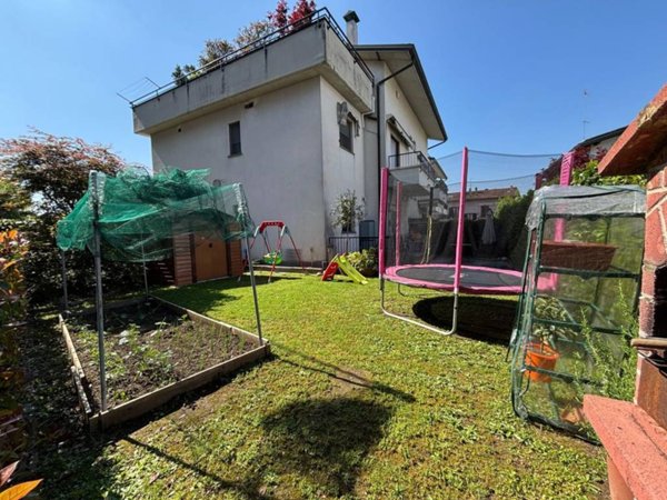 appartamento in vendita a Luisago