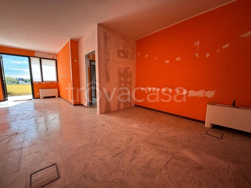 appartamento in vendita a Luisago