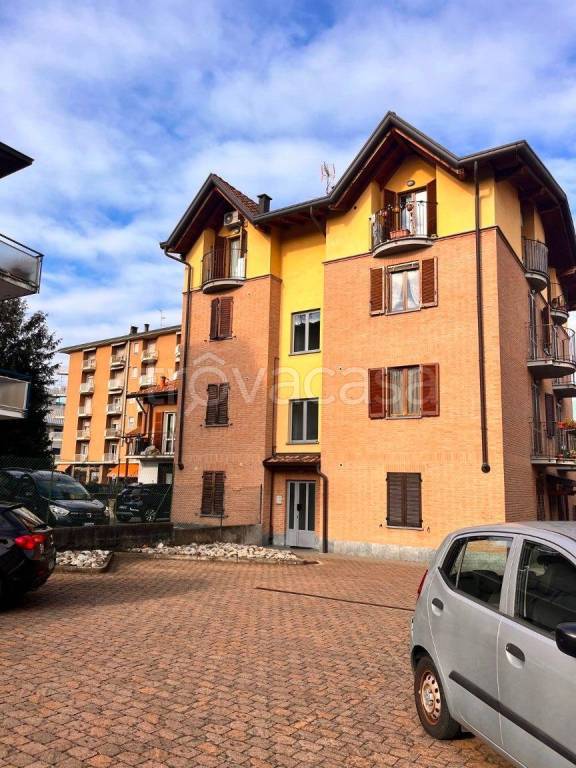 appartamento in vendita a Luisago in zona Portichetto
