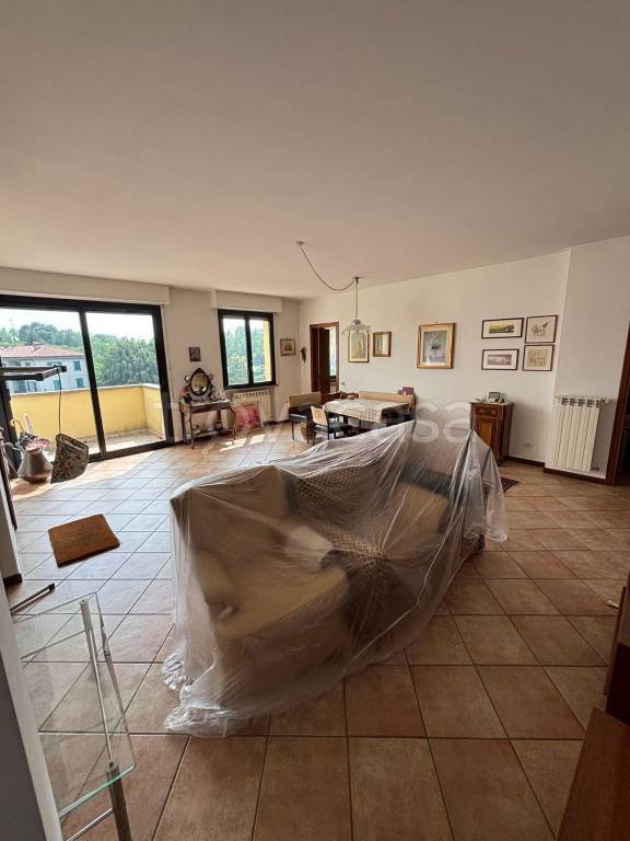 appartamento in vendita a Luisago