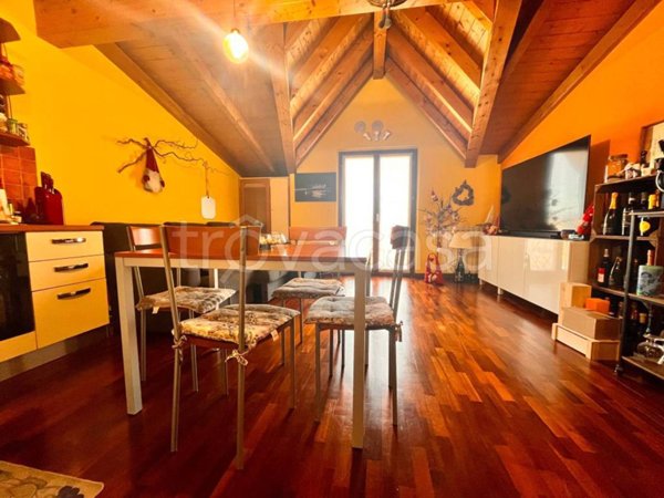 appartamento in vendita a Luisago in zona Portichetto