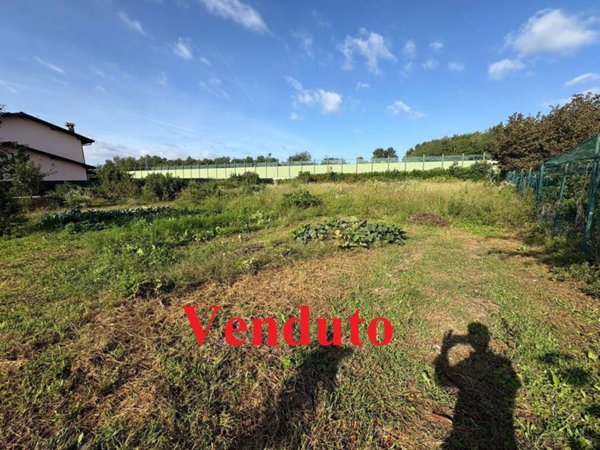 terreno edificabile in vendita a Luisago