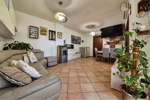 appartamento in vendita a Luisago