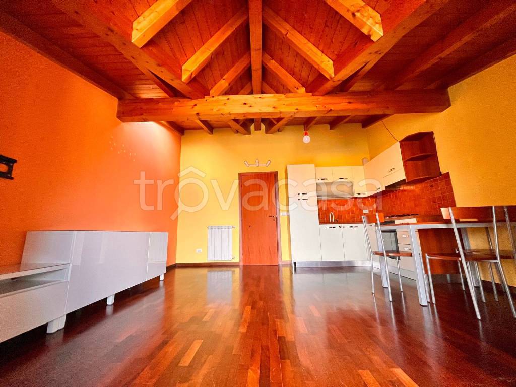 appartamento in vendita a Luisago in zona Portichetto