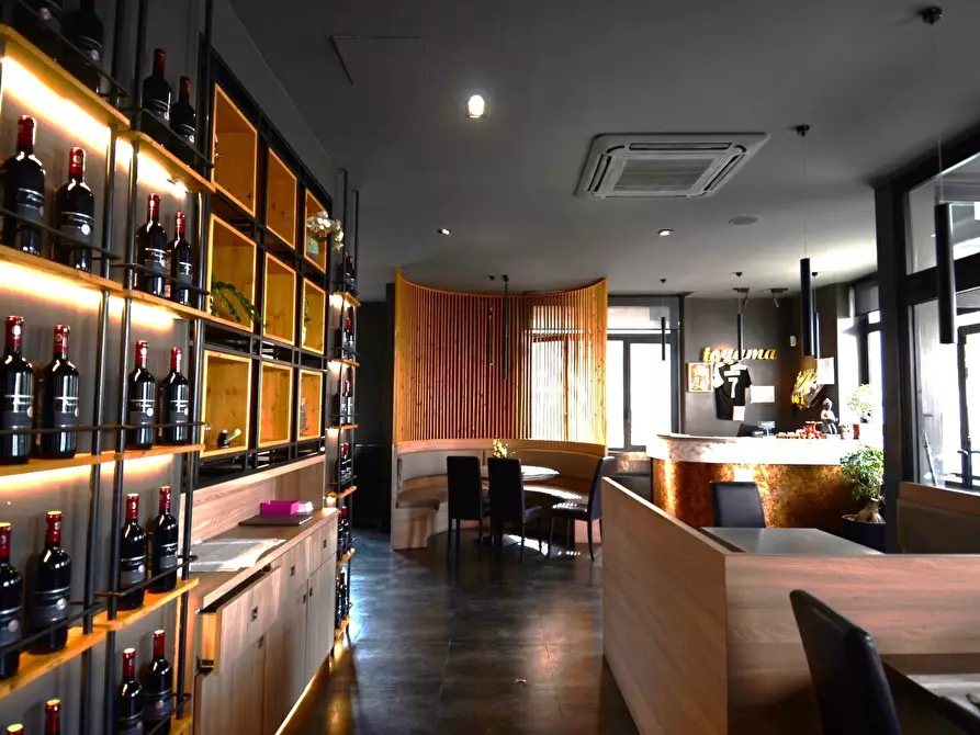 locale commerciale in vendita a Luisago