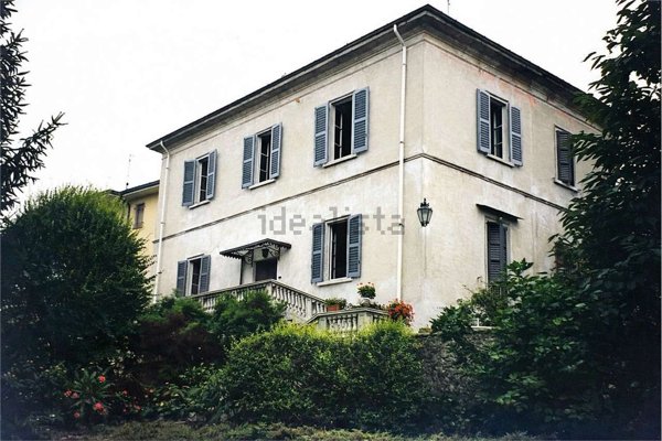 casa indipendente in vendita a Luisago