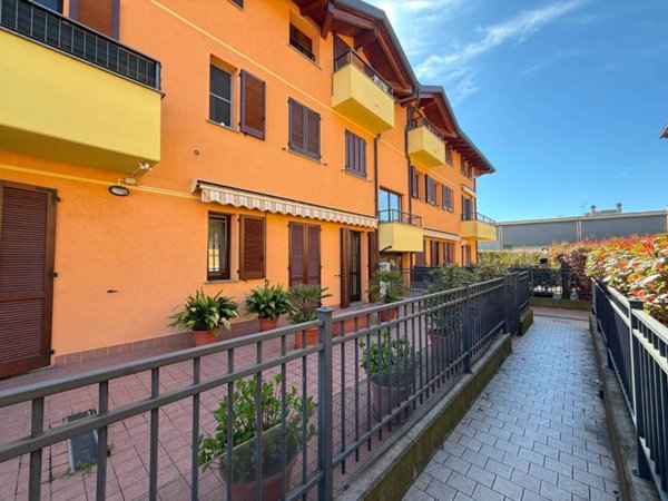 appartamento in vendita a Luisago