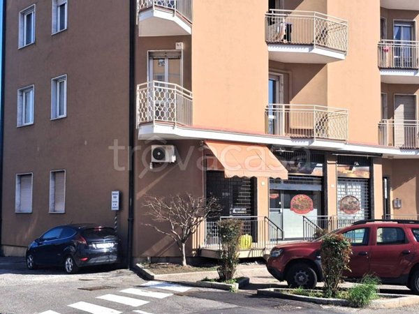 negozio in vendita a Luisago in zona Portichetto