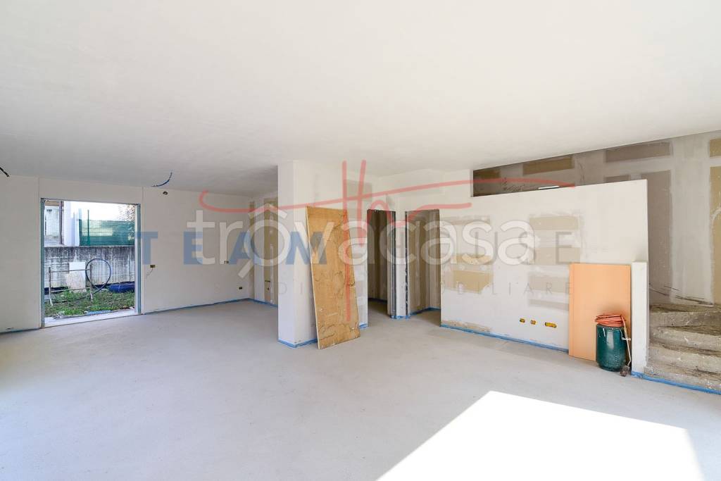 casa indipendente in vendita a Lurago d'Erba