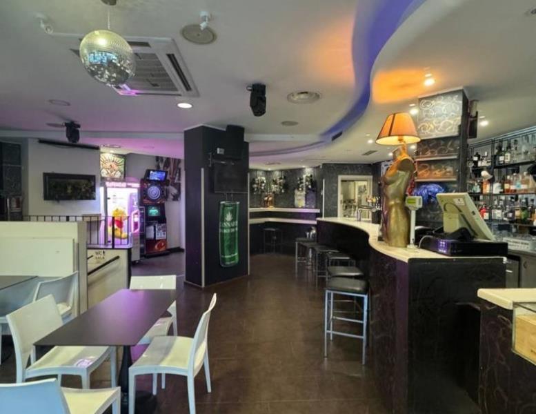 negozio in vendita a Lurago d'Erba