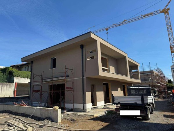 casa indipendente in vendita a Lurago d'Erba
