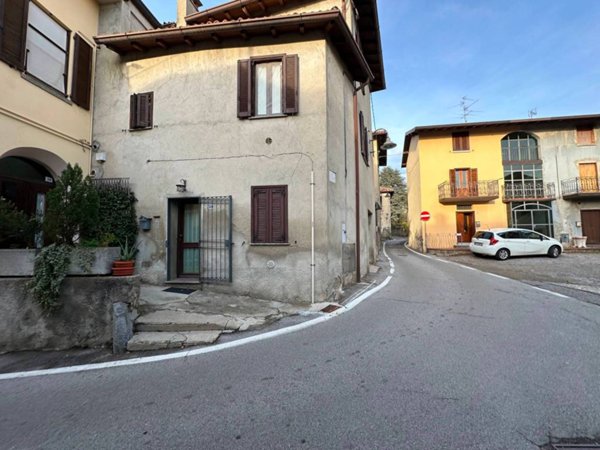 casa indipendente in vendita a Lurago d'Erba