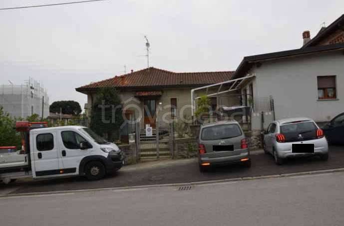 casa indipendente in vendita a Lurago d'Erba