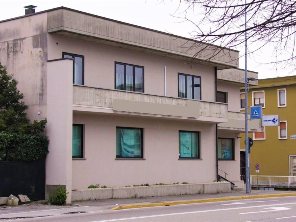 negozio in vendita a Lurago d'Erba