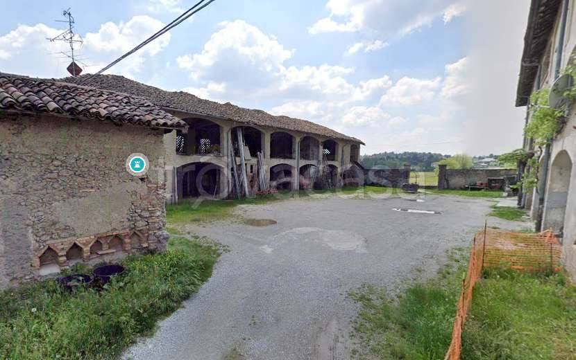 casale in vendita a Lurago d'Erba