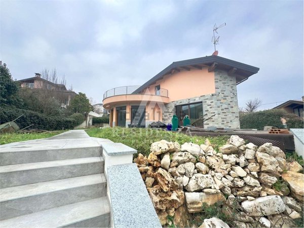 casa indipendente in vendita a Lurago d'Erba