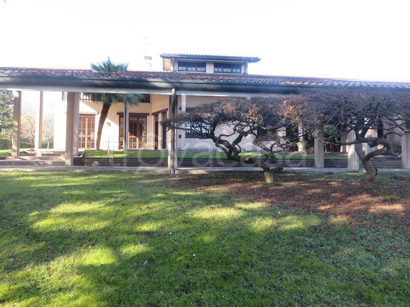 casa indipendente in vendita a Lurago d'Erba