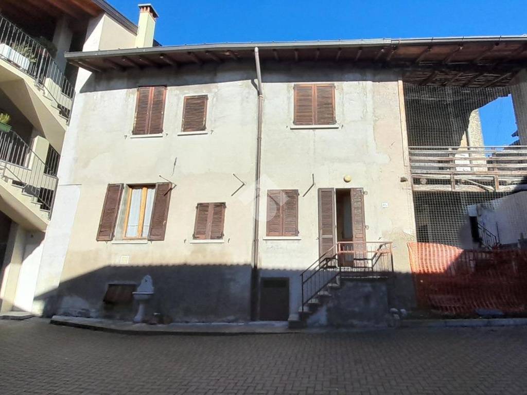 casa indipendente in vendita a Lurago d'Erba
