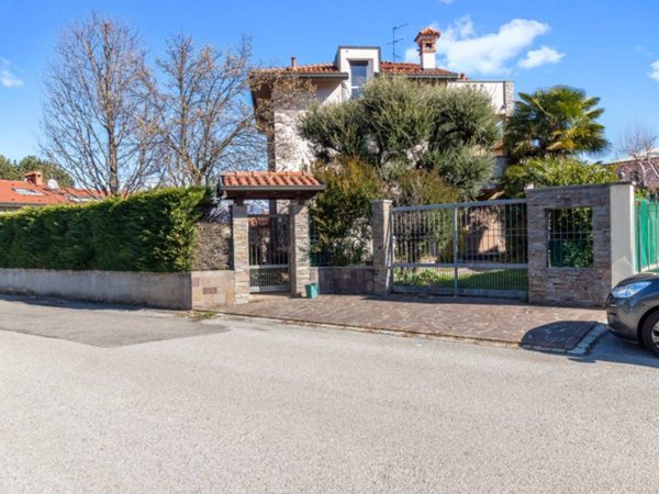 casa indipendente in vendita a Lurago d'Erba