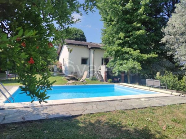 casa indipendente in vendita a Lurago d'Erba