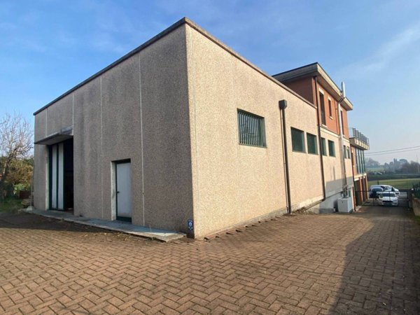 locale commerciale in vendita a Lurago d'Erba