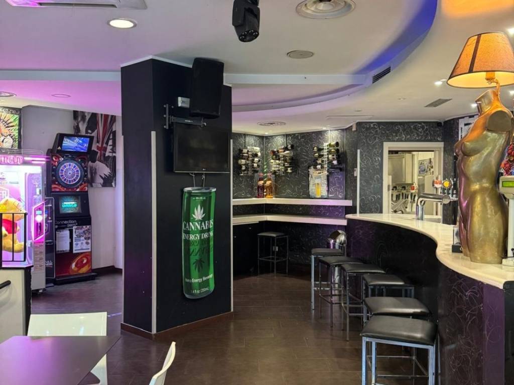 negozio in vendita a Lurago d'Erba