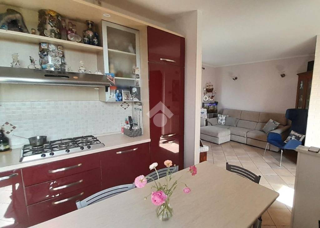 appartamento in vendita a Lurago d'Erba in zona Calpuno