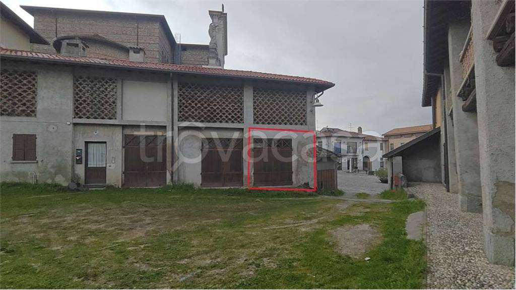 locale di sgombero in vendita a Lurago d'Erba