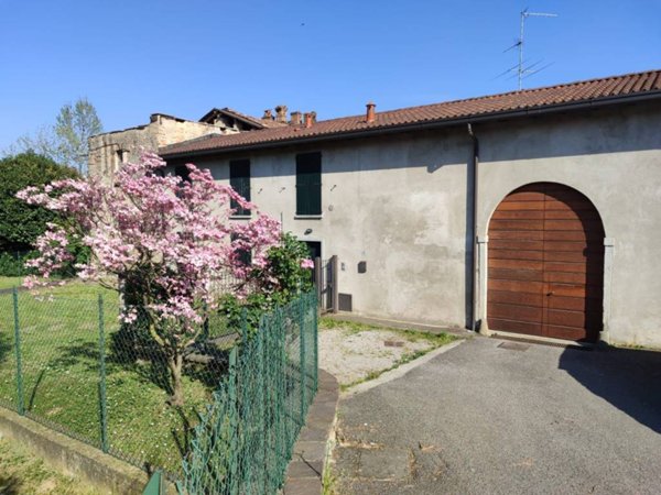casa indipendente in vendita a Lurago d'Erba