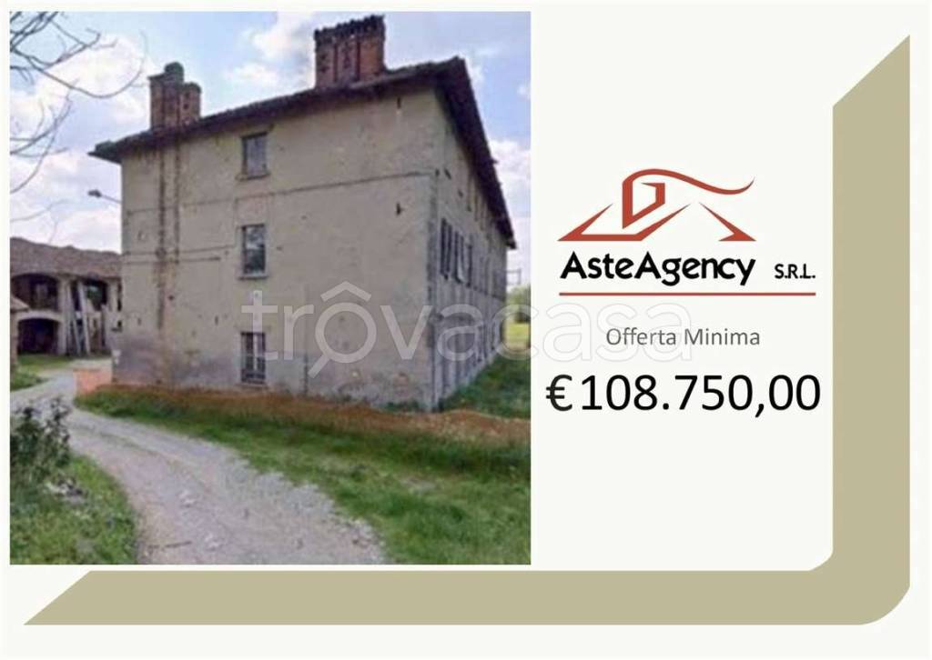 casale in vendita a Lurago d'Erba in zona Calpuno