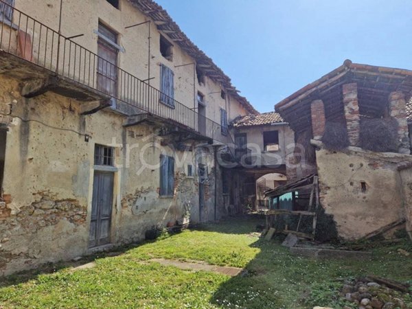 casa indipendente in vendita a Lurago d'Erba in zona Calpuno