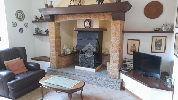 pentavano in vendita a Lurago d'Erba in zona Calpuno