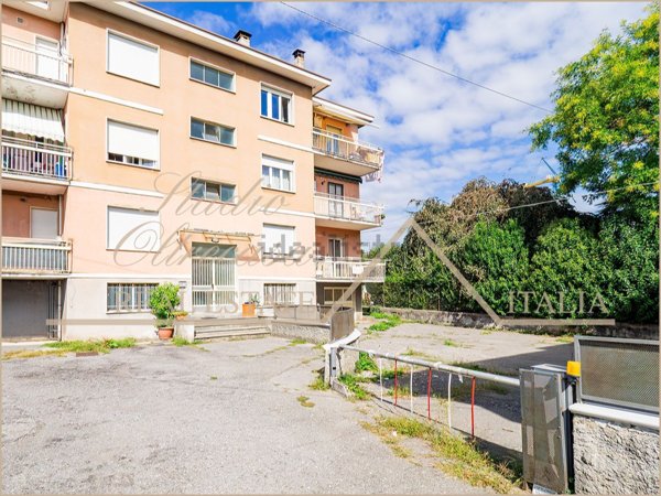 appartamento in vendita a Lurago d'Erba in zona Calpuno