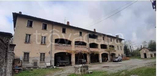 casale in vendita a Lurago d'Erba in zona Calpuno