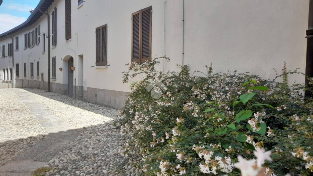 appartamento in vendita a Lurago d'Erba in zona Calpuno