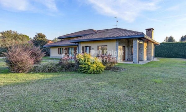 casa indipendente in vendita a Lurago Marinone