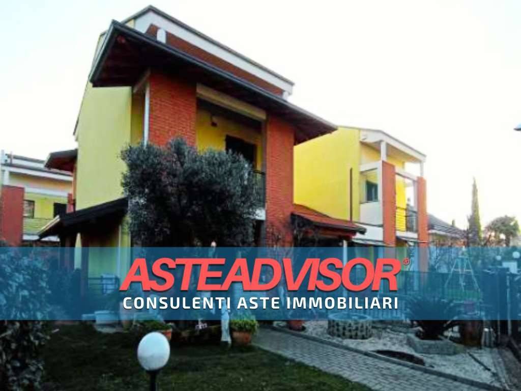 casa indipendente in vendita a Lurago Marinone