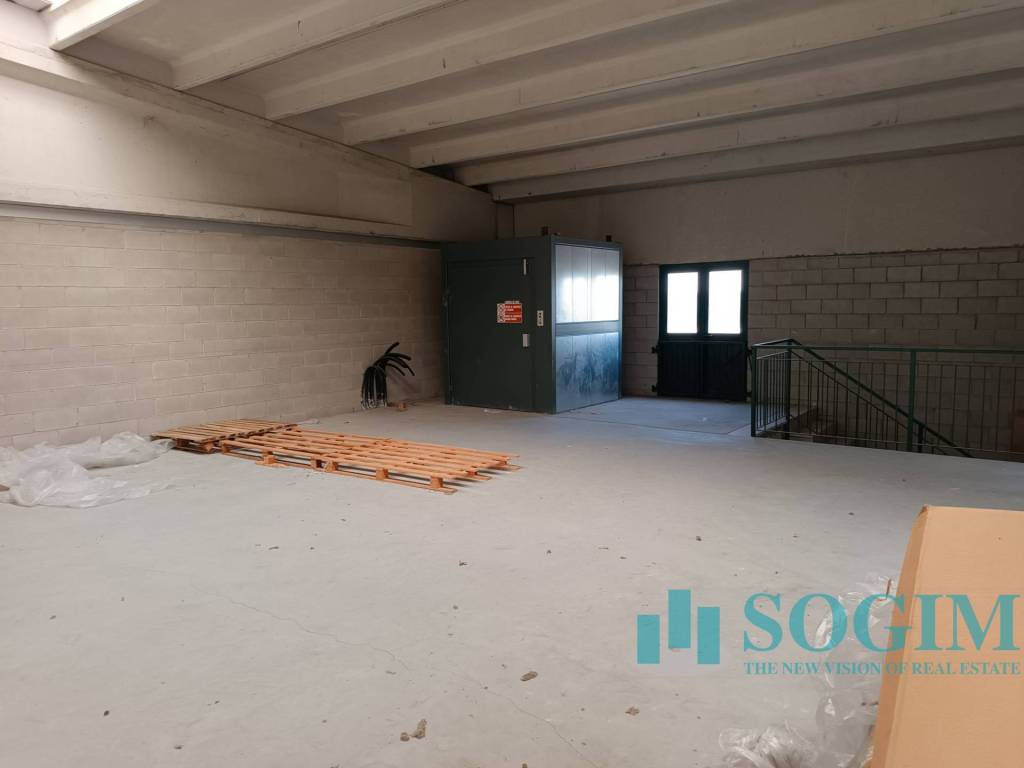 locale commerciale in vendita a Lurago Marinone