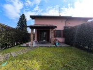 casa indipendente in vendita a Lurago Marinone