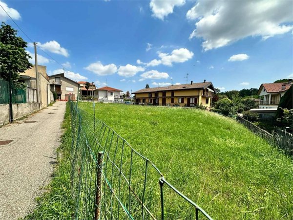 terreno edificabile in vendita a Lurago Marinone