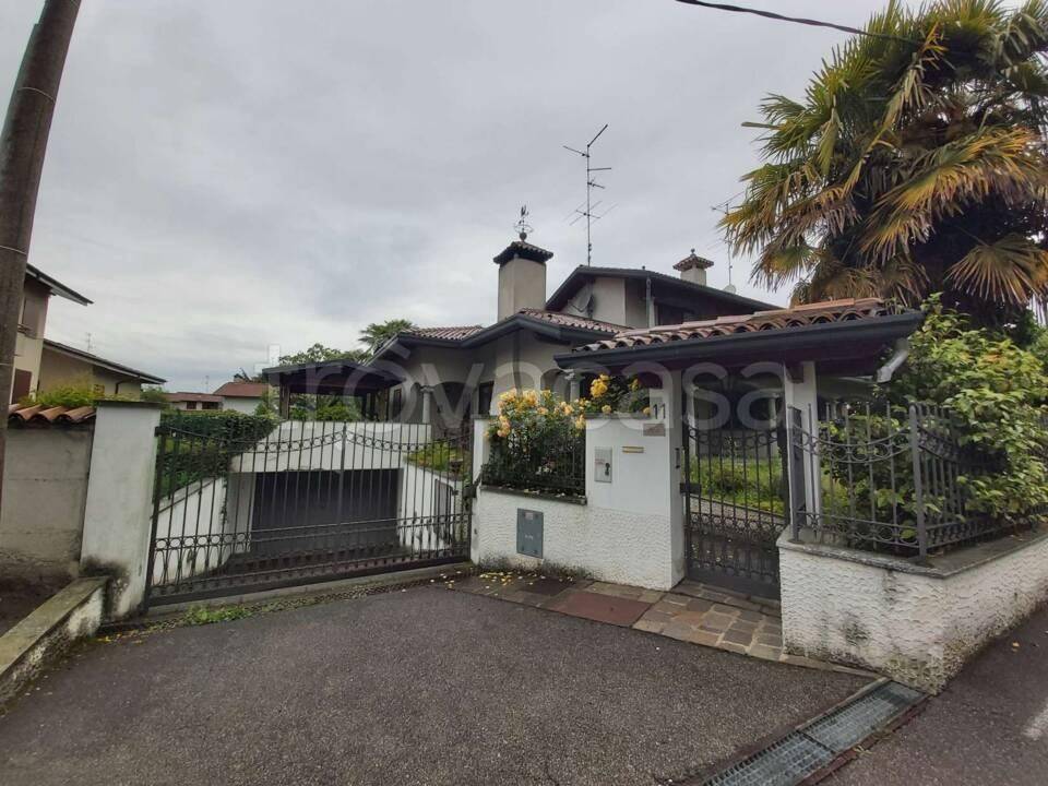 casa indipendente in vendita a Lurago Marinone