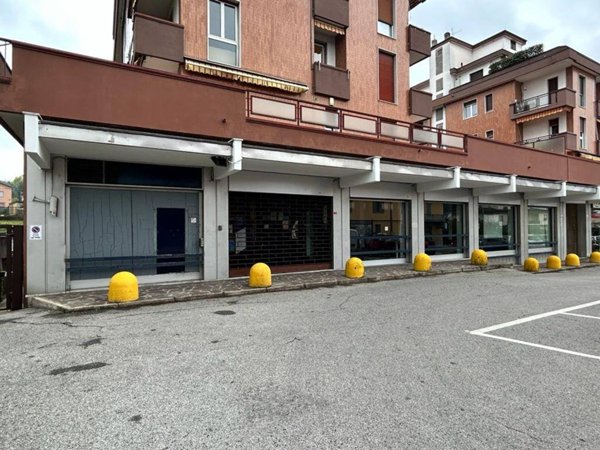 negozio in vendita a Lurate Caccivio