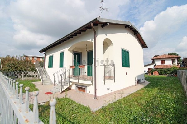 casa indipendente in vendita a Lurate Caccivio