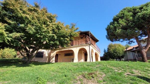 casa indipendente in vendita a Lurate Caccivio